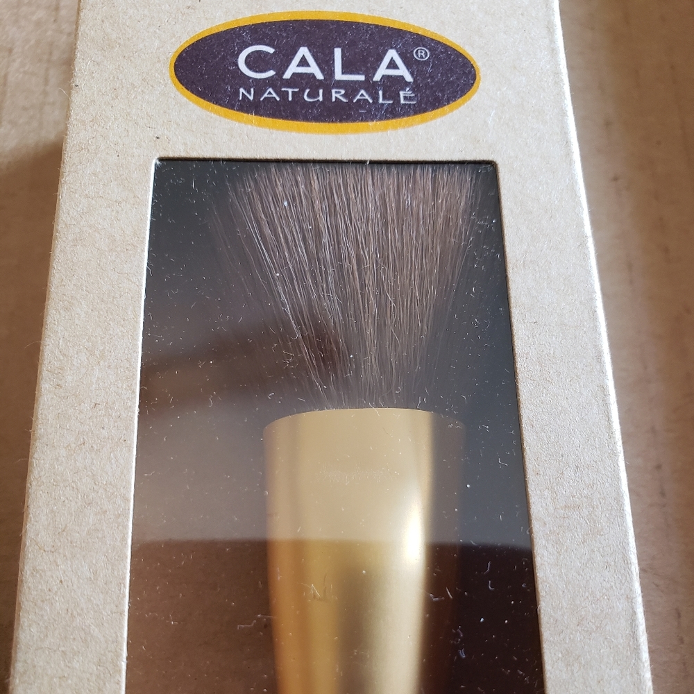Blush brush - Picture 2 of 3